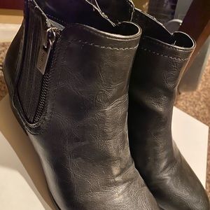 Women’s leather booties